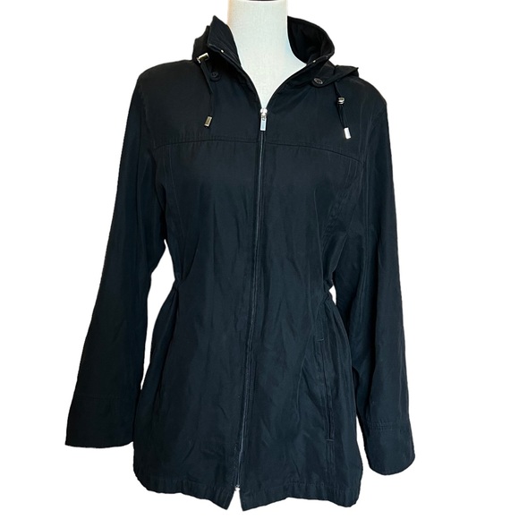 London Fog Jackets & Blazers - London Fog Women’s  Black Jacket. Size: Large
